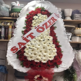  Kütahya Çiçek kırmızı ve beyaz gerberadan model sepet