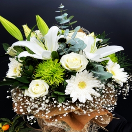  Kütahya Çiçek Gönder beyaz zerafet