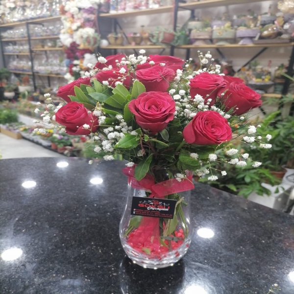  Kütahya Çiçekçiler vazoda 9 adet kırmızı gül